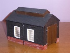 Bachmann Scenecraft  OO  Small Wooden Engine Shed + water tower  and coal stage