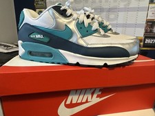 Nike Air Max 90 Essential (W)