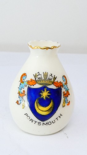 Portsmouth crested ware vase - crested, s