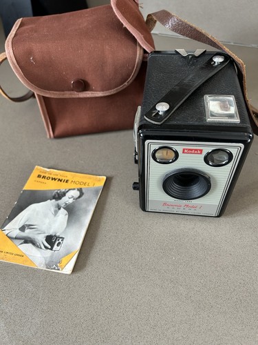 Vintage 1950s kodak brownie - vintage,