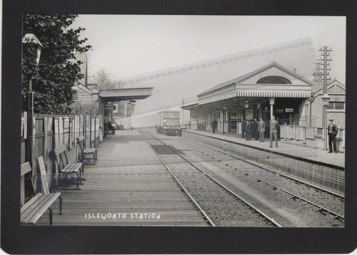 Isleworth railway station - railway,