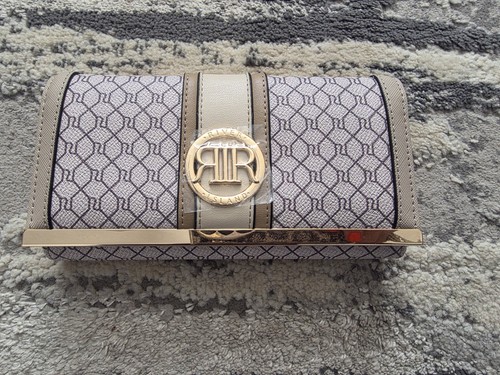 New river island - river,