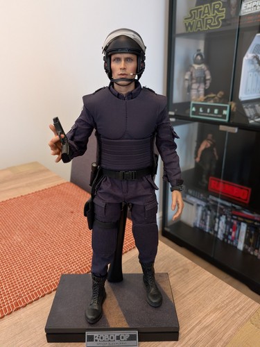 Hot toys alex murphy robocop - hot,