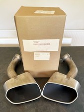 Pair of Porsche Cayenne Second