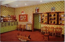 c1950s Milwaukee Advertising Postcard "JEAN FONTAINE JUNIOR FOOTWEAR" Shoe Store