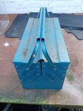 VINTAGE BLUE METAL TOOL BOX