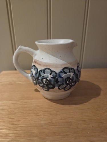Stoneware jug speckled