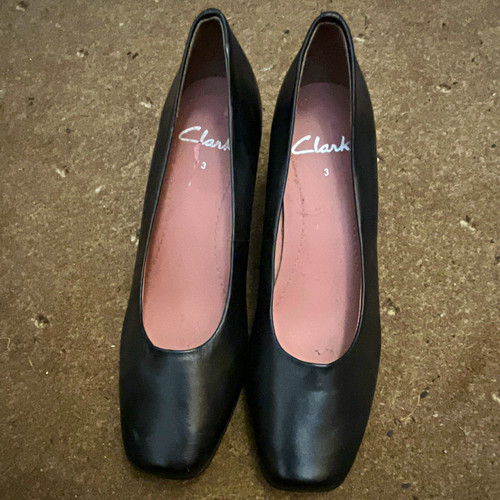 Clarks black court shoes block - black,