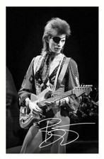 DAVID BOWIE AUTOGRAPH SIGNED
