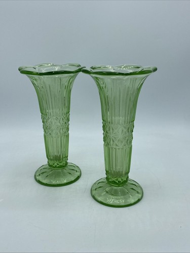 Pair uranium green - uranium,