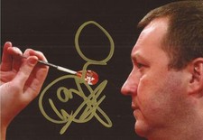DARTS: WAYNE MARDLE 'HAWAII 501' SIGNED 6x4 ACTION PHOTO+COA