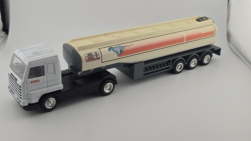 Diecast model scale - 1/50,