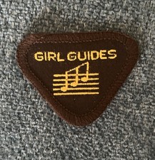 1 X Old Brownie RARE Minstrel Interest Badge UNUSED Vintage GirlGuiding Guides