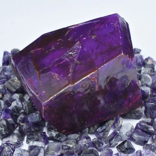 Purple sapphire rough 1500 - purple,