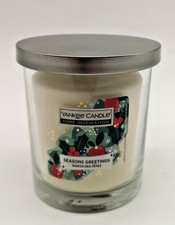 Yankee Christmas candle in glass jar (10 cm tall, 9 cm diameter)