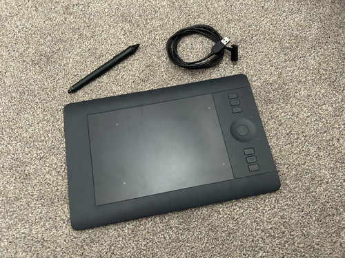 Wacom intuos pro - wacom, small