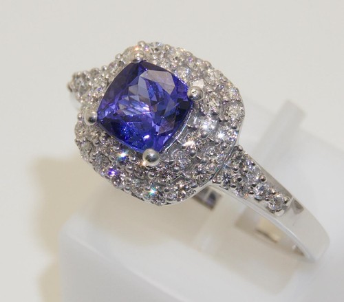 Pre owned 18carat 18k white - pre-owned,