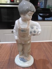Nao by Lladro Figurine No 1068