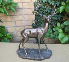 Bronze colour standing - bronze,