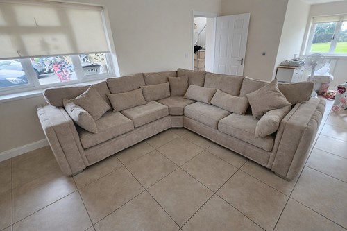 New layla corner - new, |