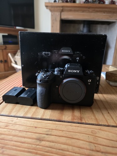 Sony a9iii with batteries - sony, 2