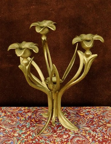 Delightfully pretty antique - delightfully,