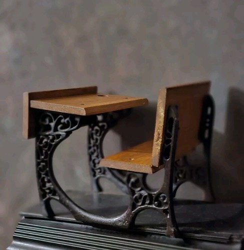 Antique vintage minature oak - vintage,