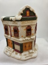 Miniature/Med  Porcelain