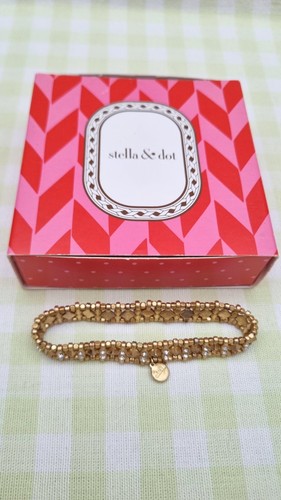 Stella dot gold - &,