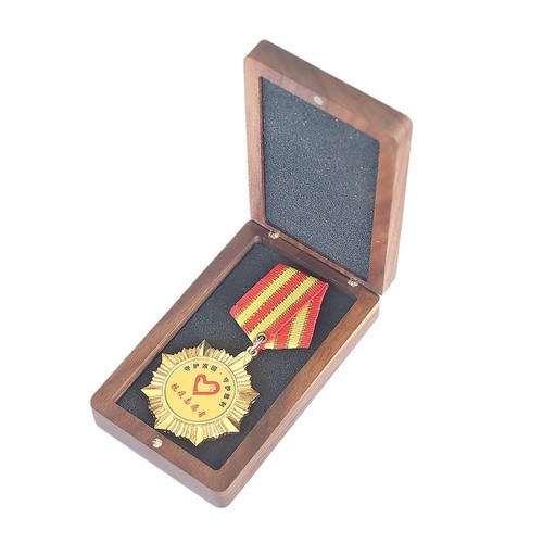 Wooden single medal - wooden,