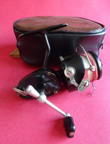 Good cased used vintage - a,