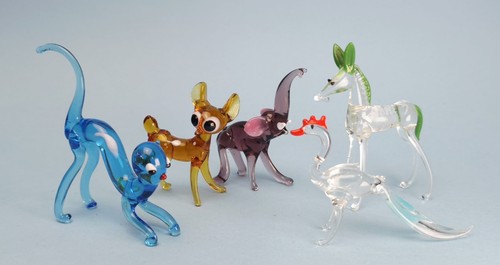 Mixed lot five art glass - lot,
