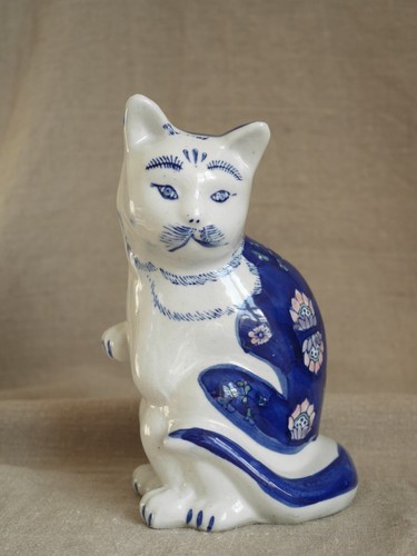 Vintage blue white oriental - blue,