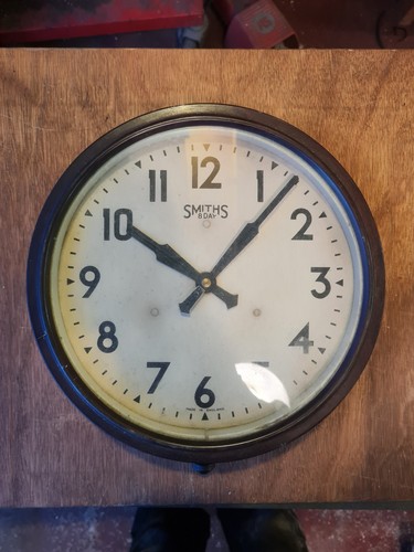 Smiths day bakelite wall - smiths, 8