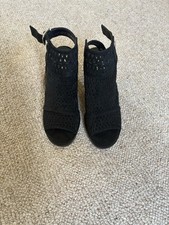 XTI Black Decorative Gladiator Style Sandals Shoes Bnwt Sz 4