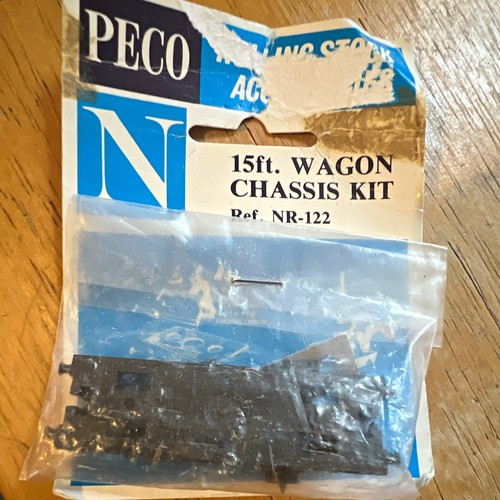 Peco 122 gauge 15ft wagon - n,