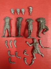 Model soldier accessories /