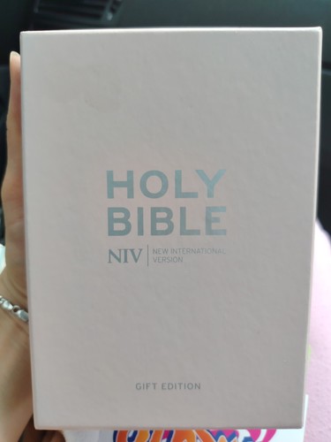 Holy bible niv - holy,