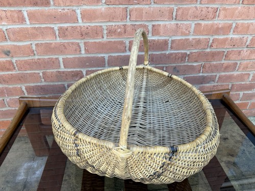 Vintage french wicker - 19”,