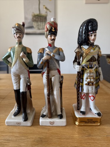Porcelain soldier figures set - soldier,