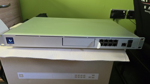 Ubiquiti unifi dream machine - ubiquiti,