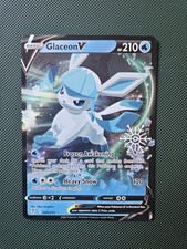 Pokemon Glaceon V - (Holiday Calendar 2023) Holo Ultra Rare 040/203