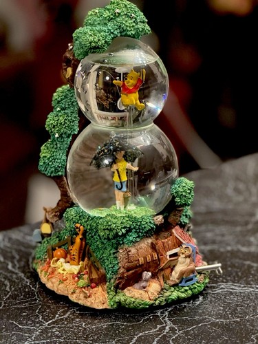 Disney snowglobes collectible - disney,