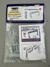 Dapol C017 Signal Gantry