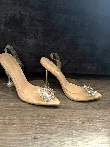 Prettylittlething beige - uk, 7