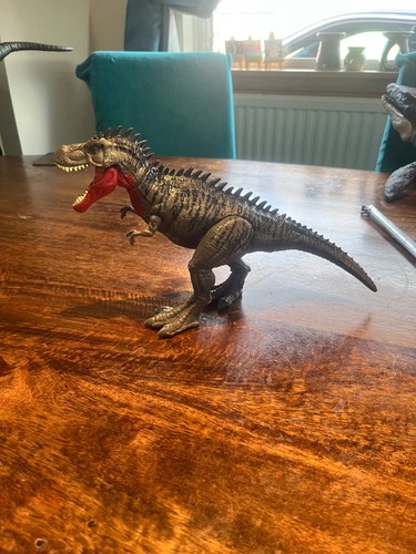 Jurassic world fallen - world,