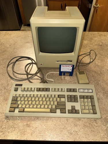Apple macintosh plus - macintosh, m0001a