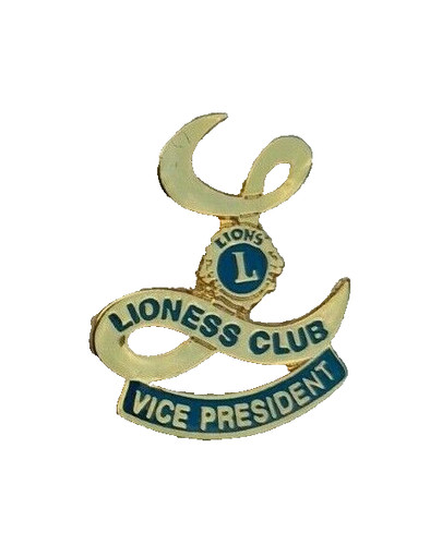 Lions international pin badge - lions,