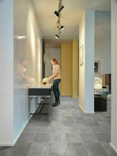 997M Grey Square Tile Effect