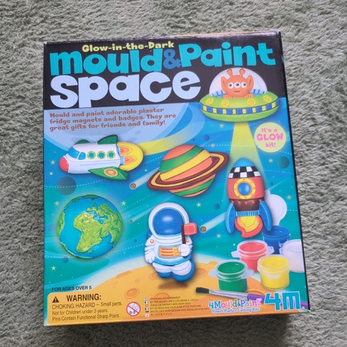 Mould paint space glow in - space,